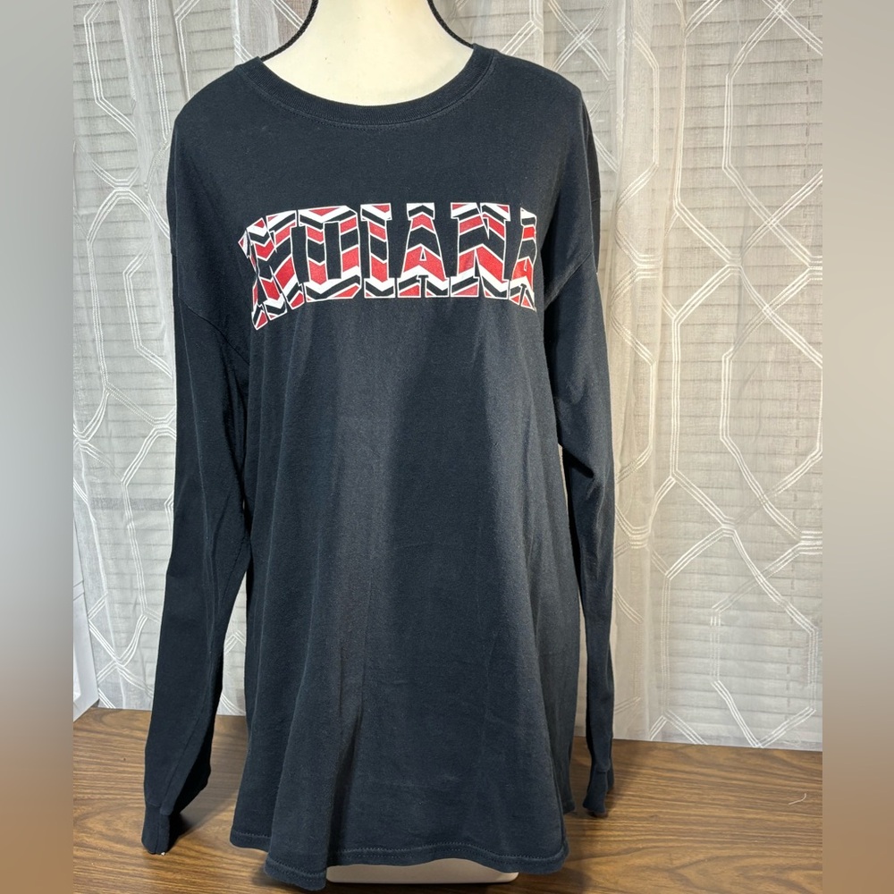 IU Indiana University sz Large long sleeve black tee. Hoosiers down be arm.